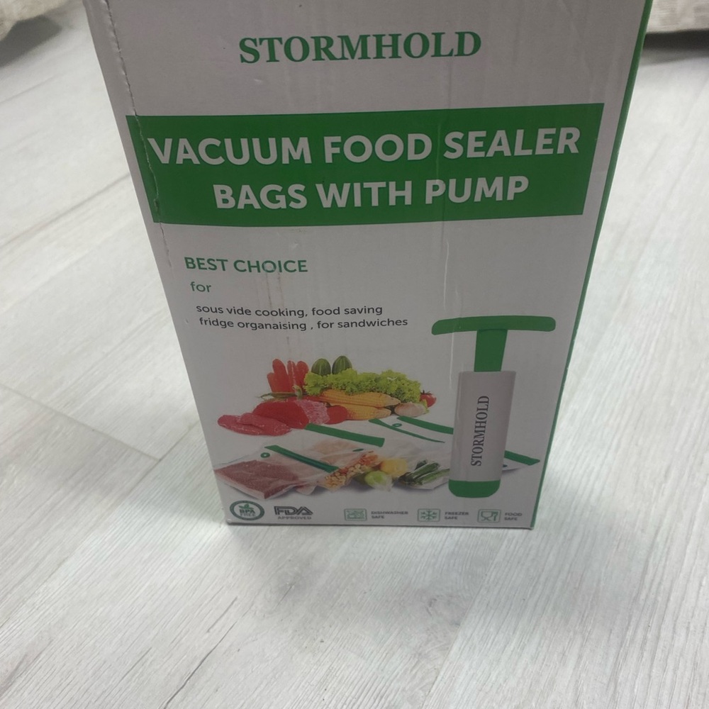 Stormhold Vacuum Food Sealer Bags with Green Pump
